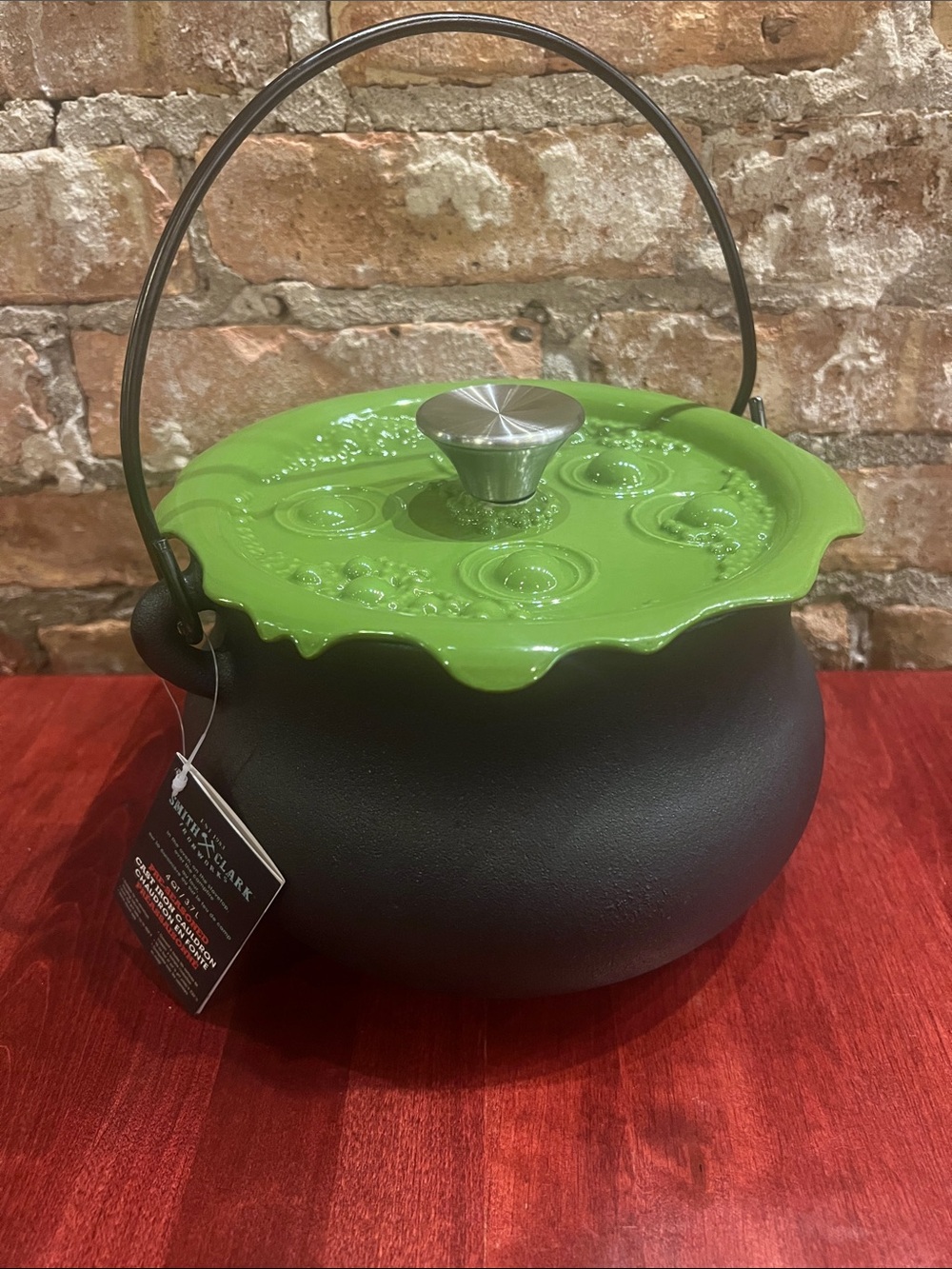 Smith & Clark Ironworks Preseasoned 4 quart Cast Iron Cauldron